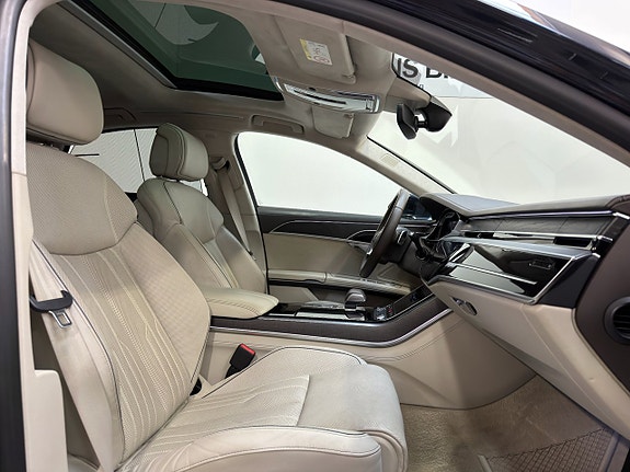 Audi A8 12 of 26