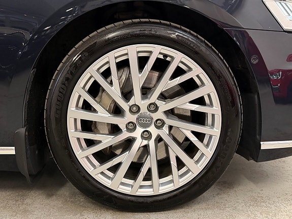 Audi A8 26 of 26