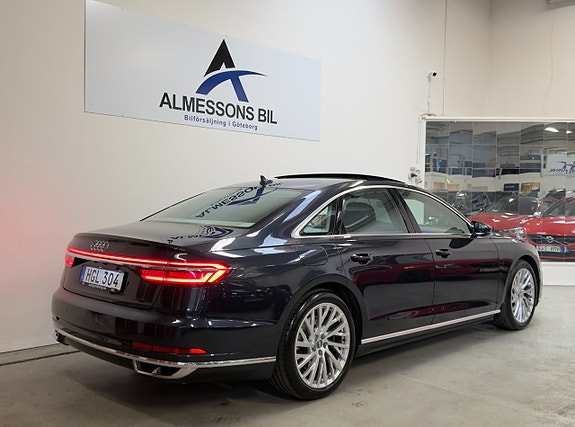 Audi A8 7 of 26