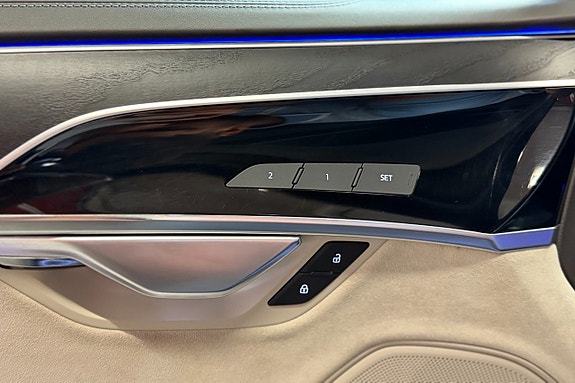 Audi A8 23 of 26