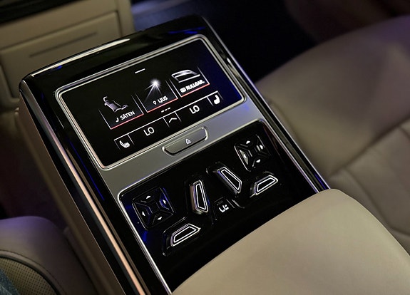 Audi A8 15 of 26