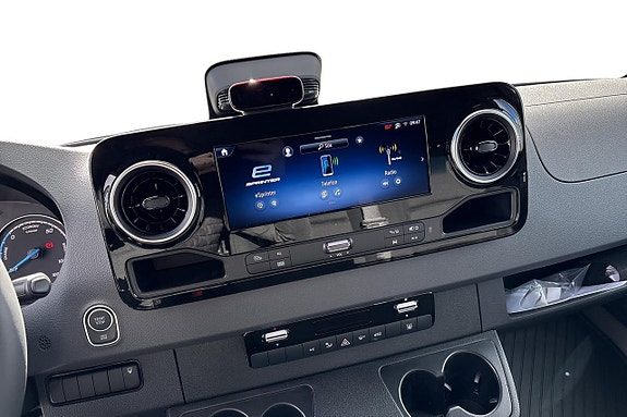 Mercedes-Benz eSprinter 420 11 of 16