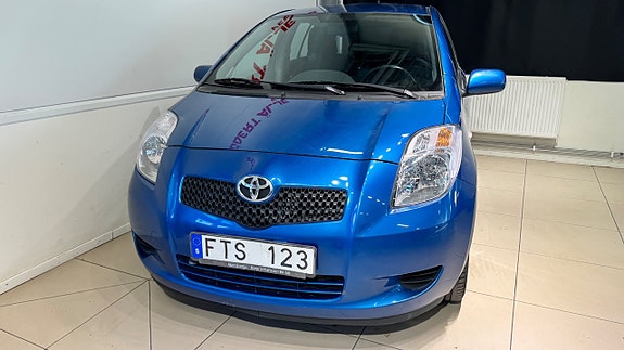 Toyota Yaris 6 of 15