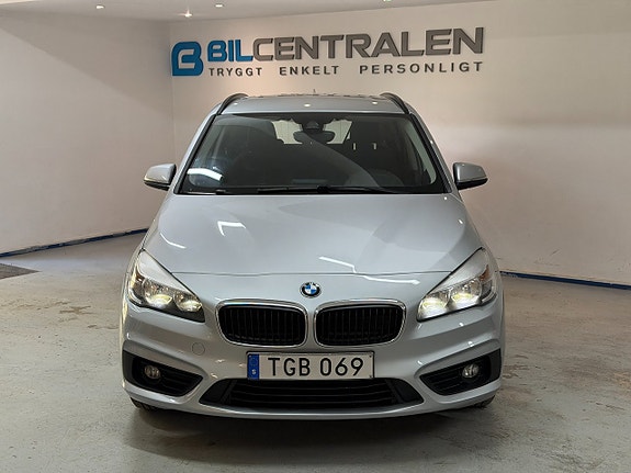BMW 216d 2 of 5