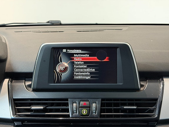 BMW 216d 13 of 14