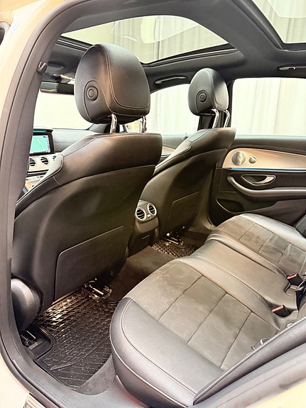 Mercedes-Benz E220 6 of 13