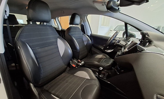 Peugeot 2008 13 of 23