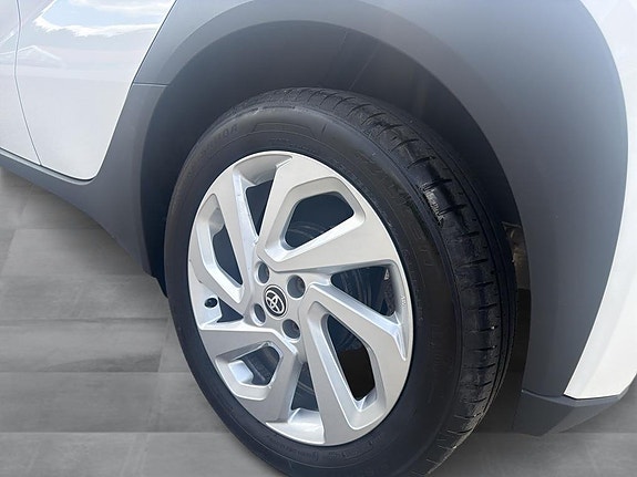 Toyota Aygo X 12 of 16