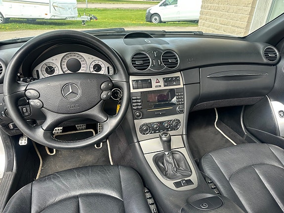 Mercedes-Benz CLK200 5 of 5