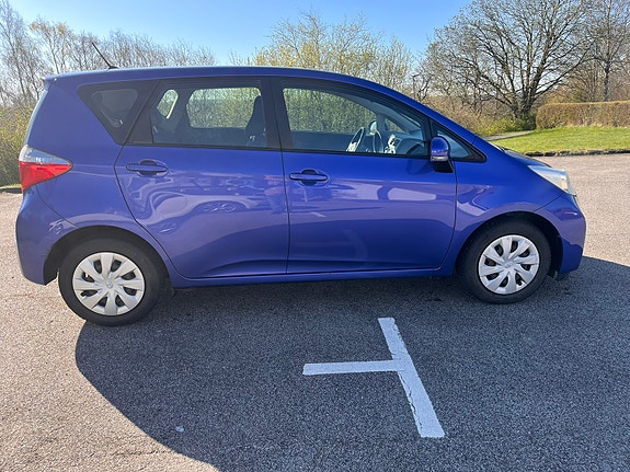 Toyota Verso-S 4 of 5