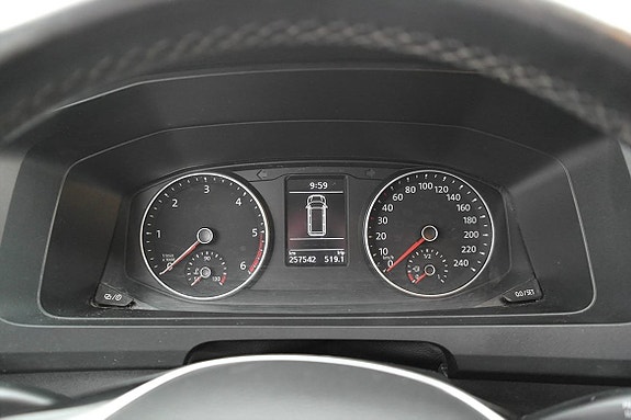 Volkswagen Transporter 9 of 19