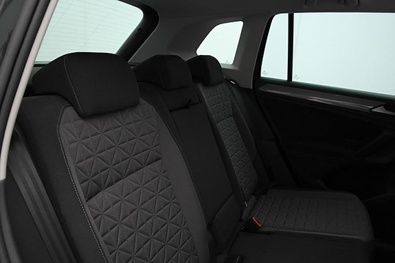 Volkswagen Tiguan 18 of 22