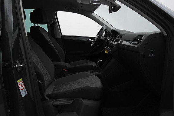 Volkswagen Tiguan 16 of 22
