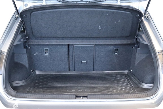 Volkswagen T-Roc 24 of 27