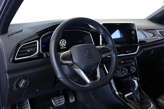 Volkswagen T-Roc 10 of 27