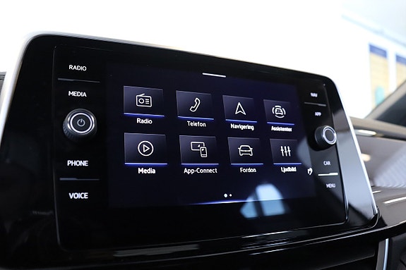 Volkswagen T-Roc 15 of 27