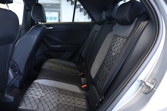 Volkswagen T-Roc 23 of 27