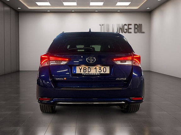 Toyota Auris 4 of 24