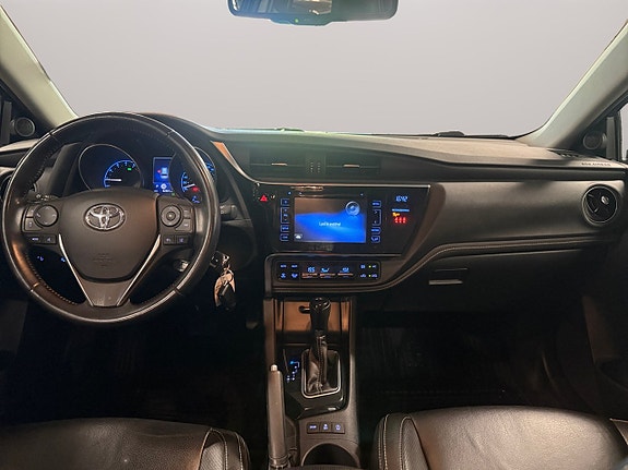 Toyota Auris 14 of 24