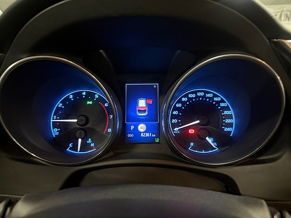 Toyota Auris 16 of 24