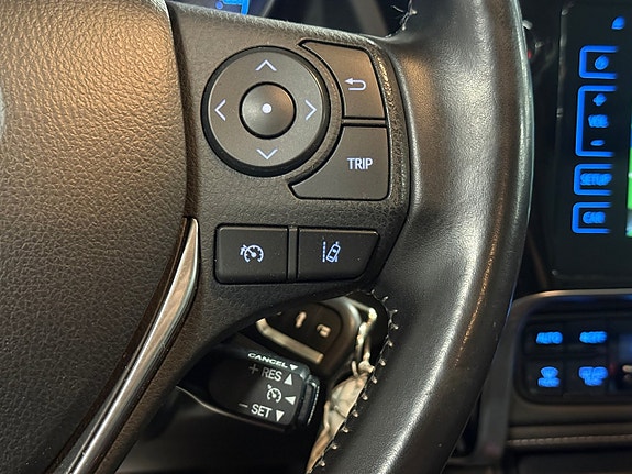 Toyota Auris 24 of 24