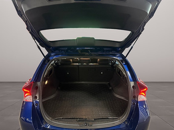 Toyota Auris 18 of 24