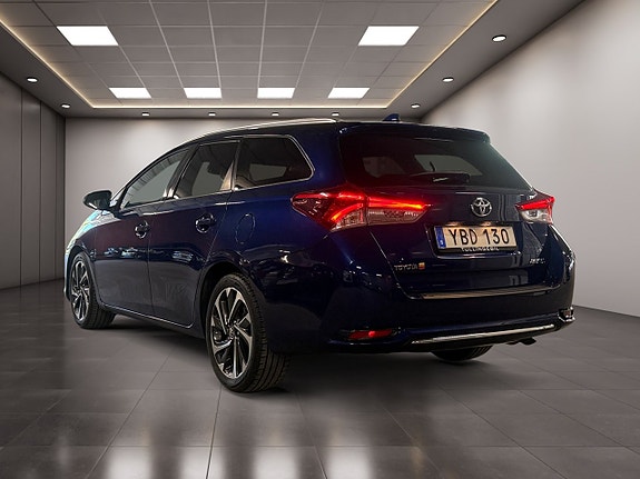 Toyota Auris 3 of 24