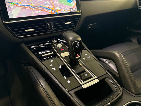 Porsche Cayenne S 16 of 25