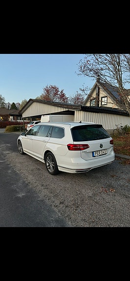 Volkswagen Passat 2 of 5