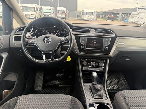 Volkswagen Touran 11 of 14