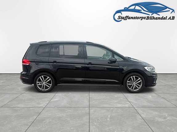 Volkswagen Touran 4 of 5