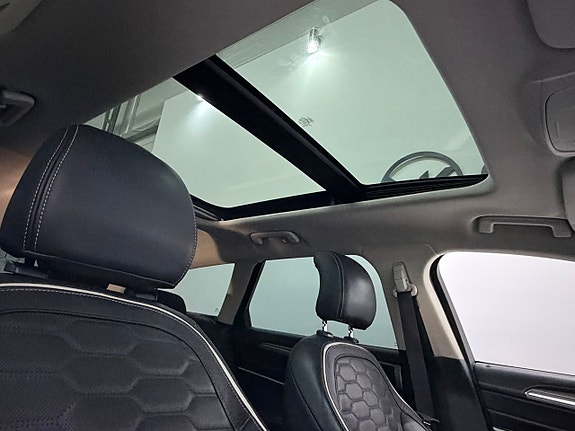 Ford Mondeo 13 of 25