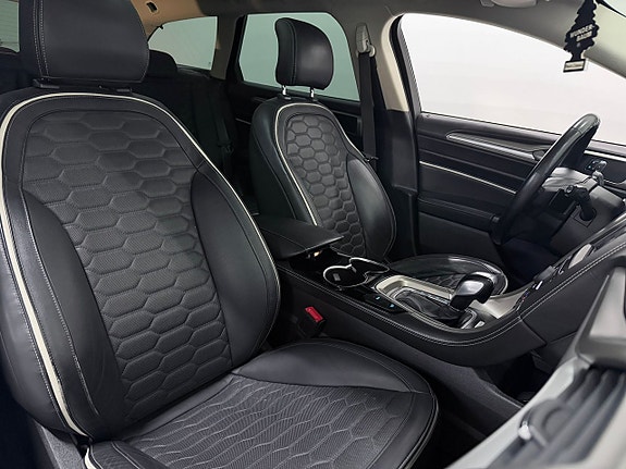 Ford Mondeo 14 of 25