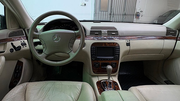 Mercedes-Benz SLC250 d 9 of 16