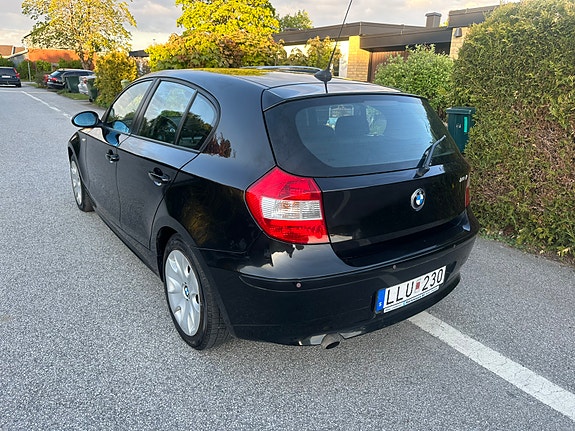 BMW 116i 4 of 5