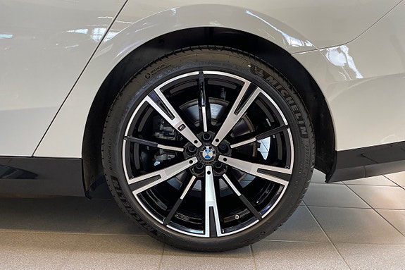 BMW 530e 14 of 20