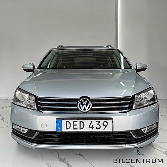 Volkswagen Passat 2 of 5