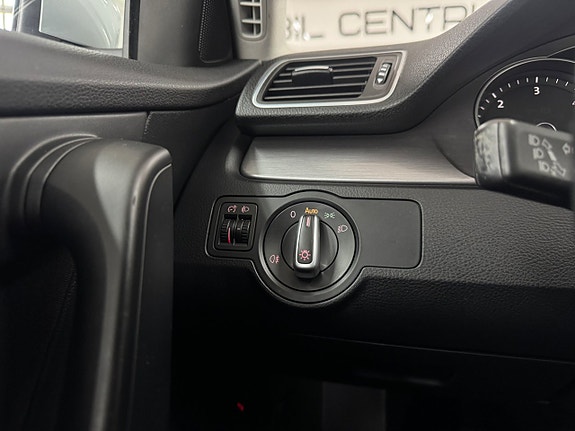 Volkswagen Passat 11 of 25