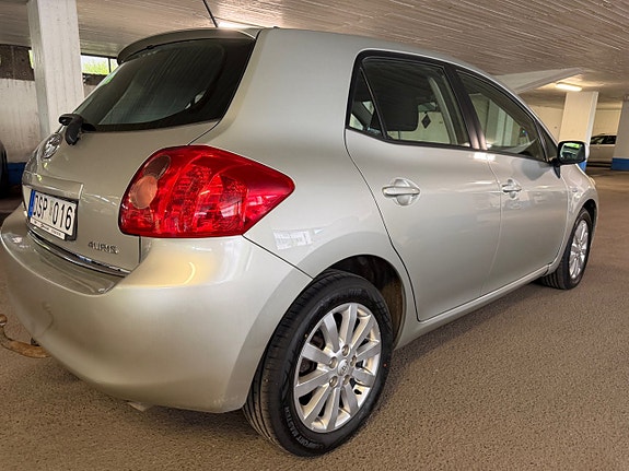 Toyota Auris 5 of 5