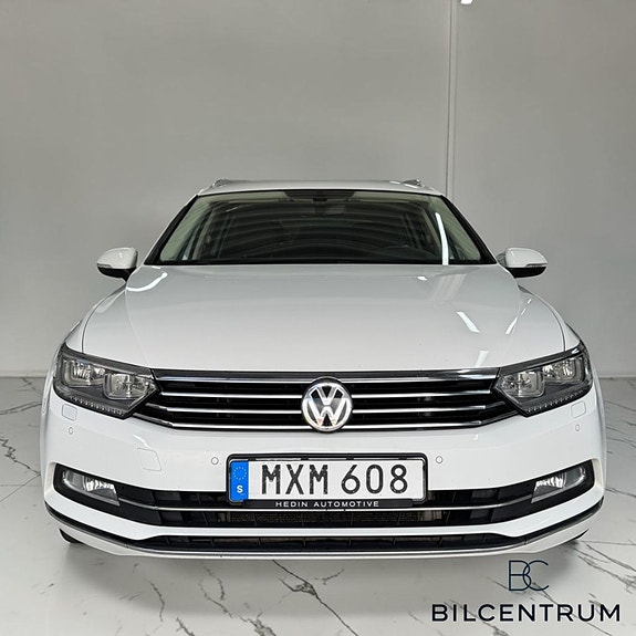 Volkswagen Passat 2 of 5