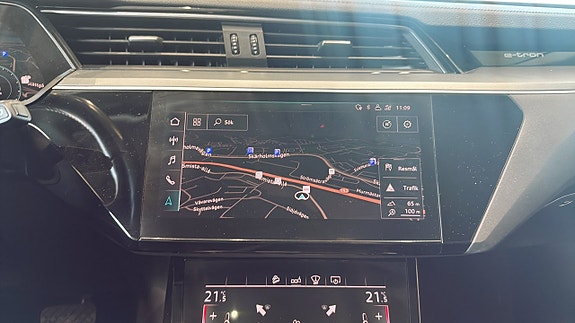 Audi e-tron 9 of 20