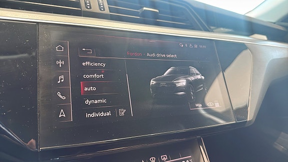 Audi e-tron 17 of 20