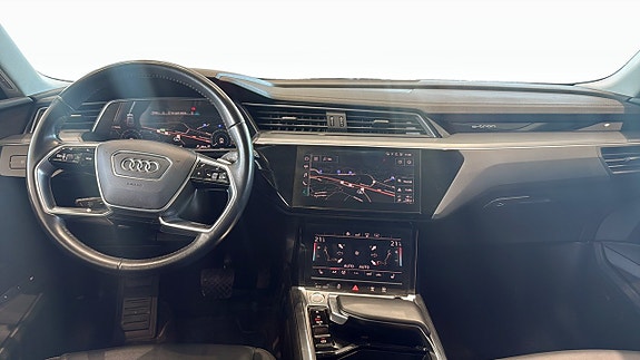 Audi e-tron 10 of 20