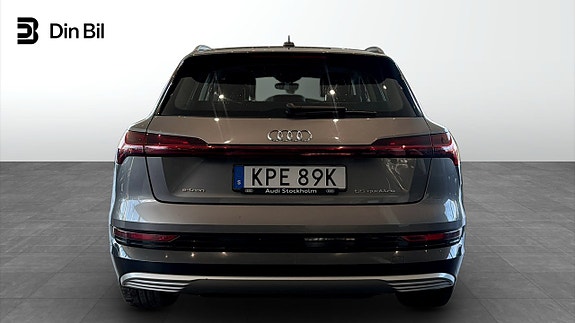 Audi e-tron 5 of 5