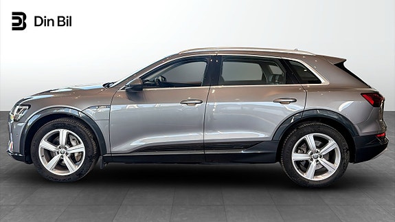 Audi e-tron 2 of 5