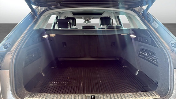Audi e-tron 12 of 20