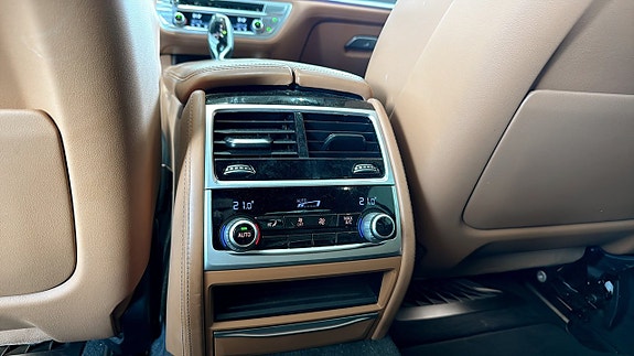 BMW 745Le 20 of 20