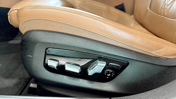BMW 745Le 16 of 20