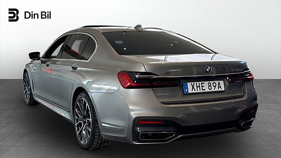BMW 745Le 3 of 20
