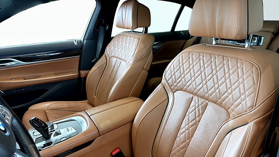 BMW 745Le 8 of 20